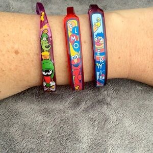 Toothbrush Bracelets: Elmo, Ernie (Sesame Street), Looney Tunes